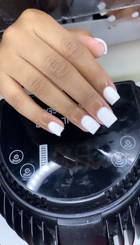 Natural White French Nails, Bio Gel Nails Short, White Overlay Nails, Back To School Nails White, Layover Nails, Classy Baddie Nails Short, White Nails With Designs Short, Simple Cute Short Nails, Plan Nails