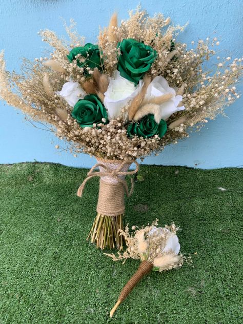 Beautifully made rustic bridal bouquet made from dried baby’s breath ,white roses and emerald green roses. Natural Bridal Bouquet, Rustic Bridal Bouquet, Flowers Display, Green Roses, Royal Green, Baby S Breath, Rustic Bridal, Beautifully Made, Green Rose