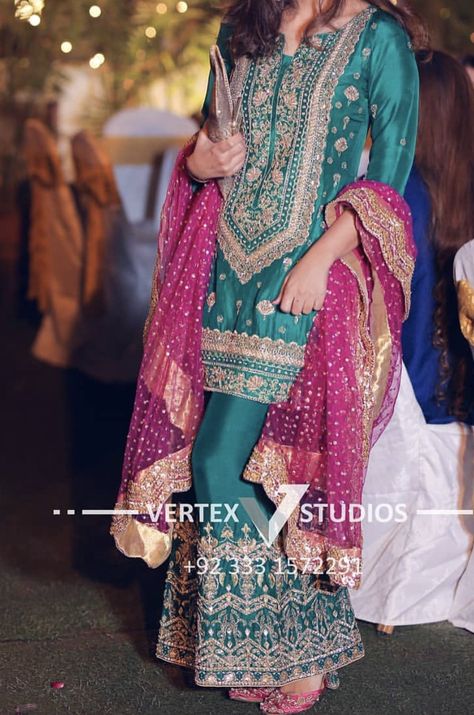 Mendi Outfits, 2022 Suits, Sea Green Colour, Asian Suits, Egypt Jewelry, Pakistan Dress, Red Bridal Dress, Shadi Dresses, Dishwashing Gloves