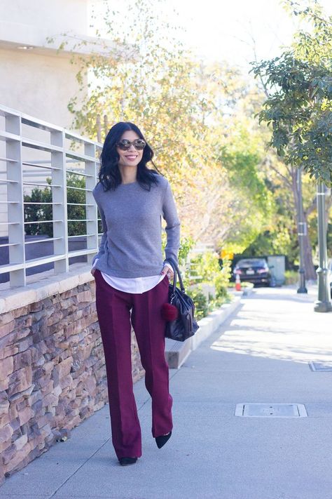 Maroon Pants Outfit Work, Banker Outfits, Burgundy Pants Outfit, Maroon Pants Outfit, Pants Outfit Work, Womens Business Attire, Grey Sweater Outfit, Business Casual Pants, Maroon Pants