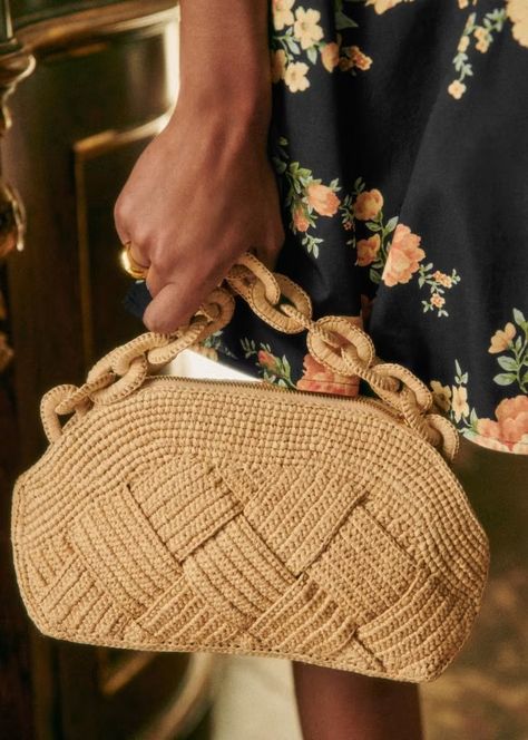 Sac Isabelle - Raphia Naturel Tressé - Raphia - Sézane Beautiful Frocks, Woven Raffia, Fashion Now, Basket Bag, Best Bags, Small Leather Goods, Swimwear Accessories, Parisian Style, Small Bags