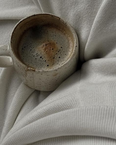 morning routine by me Lazy Morning Aesthetic, Morning Routine Aesthetic, Morning Aesthetic, Brand Shoot, Lazy Morning, Coffee Photos, Morning Routine, Dream Life, Tumblr