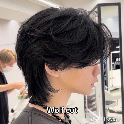 Wolf Hairstyle, Aesthetic Wolf, Short Grunge Hair, Asian Haircut, Short Hair Tomboy, Korean Short Hair, Mullet Haircut, Center Part, Hair Inspiration Short