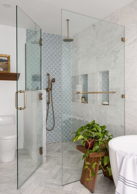 10 Fashionable and Functional Curbless Showers Bathroom With Wet Room, Kitchen Island Freestanding, Freestanding Tubs In Master Bath, Freestanding Bathtub Shower Combo, Freestanding Tub Shower Combo, Curbless Shower Ideas, Bathroom Vanities Double Sink, Bathrooms 2024, Bathroom Vanities Ideas