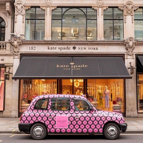 kate spade new york on Instagram: “there’s a cute cab out and about in london today. #loveinspades” Kate Spade New York Aesthetic, Luxury Kate Spade Shopping Bags, Kate Spade Campaign, Kate Spade Aesthetic, Kate Spade Purse Kate Spade New York, Kate Spade Store, Kate Spade Novelty, Kate Spade Inspired, Princess Core