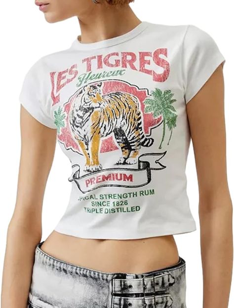 T Shirt
Girls outfit
fashion
trending fashion
Trend
best choice Designs Y2k, Crop Shirts For Women, Fitted Fashion, Basic Crop Tops, Y2k Shirts, Indie Clothes, Blazer Cardigan, Tiger Graphic, Slim Fit Crop Top