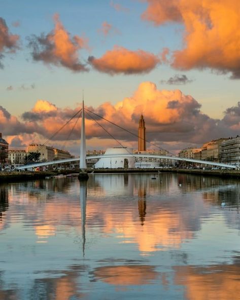 sebleb76 Un matin, un lever de soleil... Le Havre. #lh #lh_lehavre #lhqjm #igerslehavre #igersnormandie #igersfrance #lehavretourisme #lehavre_etretat_tourisme #eternelle_france #explore_normandie #ilovelh #normandy_tourism #normandymylove #normandie #normandy_repost #shareseinenormandie #europa #quai #nuages #lanormandieimpressionante #nikonfr #eau #20minphoto #automne #bestoffrance #france_regards #france_focus_on #france Iron Man, Temple, France, Instagram, Art