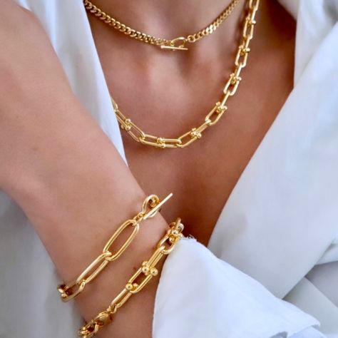 Gold Pearl Jewelry, Aesthetic Yellow, Modern Gold Jewelry, Gold Link Chain, Golden Jewelry, Jewelry Fashion Trends, Classy Jewelry, Gold Chain Jewelry, Yellow Gold Chain