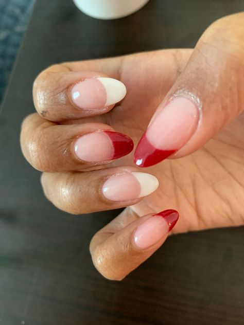 Nail Ideas Festive, Red Nail White Design, Red With White French Tip Nails, Crimson And White Nails, Red And White French Tip Nails Christmas, Cute Christmas Nail Ideas Simple, Red White French Tip Nails, Christmas Red And White Nails, Simple Christmas Nails Oval