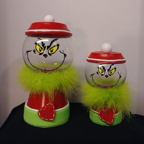 Small and Large Clay Pot Candy Jars - Etsy Grinch Christmas Party Ideas, Candy Jars Diy, Grinch Ideas, Party Ideas Christmas, Christmas Candy Jars, Grinch Crafts, Terra Cotta Pot Crafts Diy, Christmas Party Ideas, Grinch Christmas Party