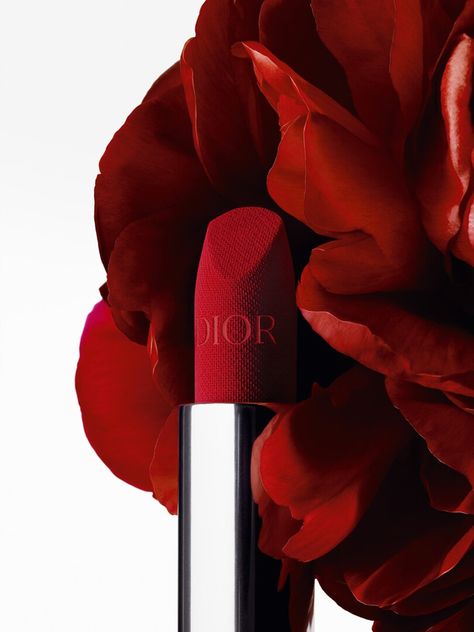 Rouge Dior Reno: New palette and finishes #BeautyInnovation #ChristianDiorLegacy #ColorExpertise #DiorGlamour #DiorMakeup #EmpowerWithColor #fluxury Modern Shades, Dior Rouge, Cosmetic Creative, Makeup Wallpapers, Luxury Magazine, Couture Looks, Long Wear Lipstick, Red Peonies, Dior Makeup