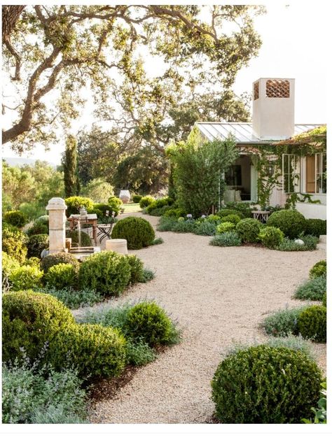 Pea gravel garden Tuscan Landscape Design, Mediterranean Garden Design, Gravel Landscaping, Tuscan Landscaping, Gravel Garden, Low Maintenance Garden, Mediterranean Garden, Front Yard Garden, Beautiful Backyards