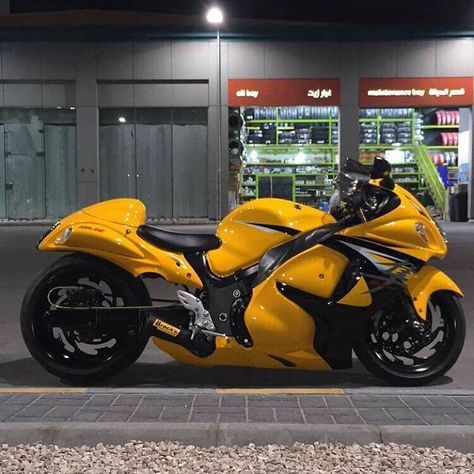 Bright yellow Hayabusa on city streets #motorcycle #motorbike #motorcycles #motorsportphotography #hayabusa Custom Hayabusa, Motorbike Illustration, Hayabusa Motorcycle, Suzuki Bikes, Best Motorbike, Kawasaki Bikes, Image Moto, Мотоциклы Cafe Racers, Custom Street Bikes