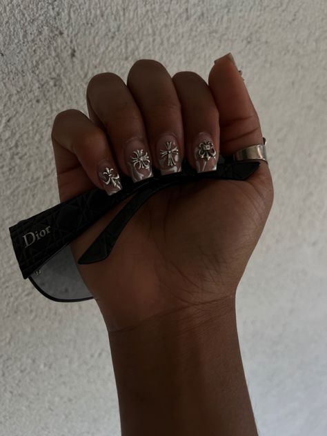 Chrome Grunge Nails, Gray Press On Nails, Short Charmed Nails, Chrome Heart Nails Designs Black, Black Nails Chrome Heart, Short Nails Chrome Hearts, Chrome Cross Nails Designs, Streetwear Nails Short, Soft Grunge Nails Short