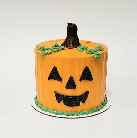 Pumpkin Design Cake, Pumpkin Shaped Cake, Pumpkin Smash, Traditional Wedding Cakes, Halloween 4, July Birthday, Nontraditional Wedding, Halloween Cakes, Round Cakes