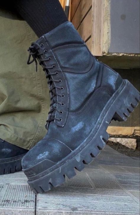 Balenciaga Combat Boots, Ig Icon, Techwear Fashion, Bespoke Fashion, Sneaker Art, Mens Outfit Inspiration, Shoe Bags, Mens Fashion Streetwear, Cool Fits