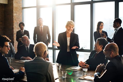 Business woman talking to colleagues in a meeting | premium image by rawpixel.com Corporate Photography, Women Talk, Career Advancement, Task Management, Business Networking, Consulting Firms, Networking Event, Great Leaders, Business People