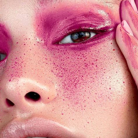 WGSN | Forecast A/W 22/23: Cheeks – Colour & Texture - WGSN Editorial Make-up, Fantasy Make-up, Color Forecasting, Ysl Beauty, Creative Eye, Beauty Shoot, Beauty Influencer, Makeup Photography, Pink Makeup