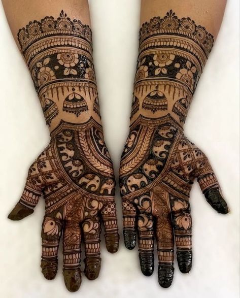 Full Filled Mehndi Design, Engagement Mehendi Ideas Simple, Bharma Mehndi Designs, Bharva Mehndi Designs, Semi Bridal Mehendi Design, Latest Mehndi Designs Wedding, Party Henna, Short Mehndi Design, Front Mehndi Design