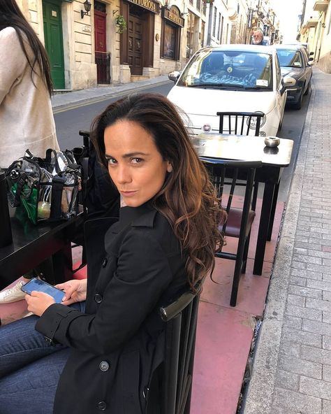 Alice Braga, Queen Of The South, Iconic Women, A Woman, Queen, Actresses, Actors, Hair Styles, Hair