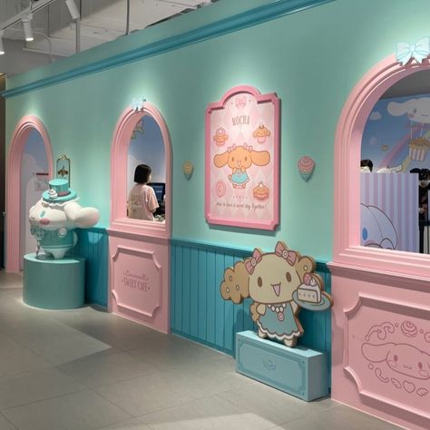 @ashleys_img Kawaii Bakery Interior, Hello Kitty Cafe Interior, Kawaii Store Interior, Sanrio Creme Shop, Hello Kitty Store Tokyo, Cookies Branding, Kawaii Store, Kitty Cafe, Concept Models Architecture