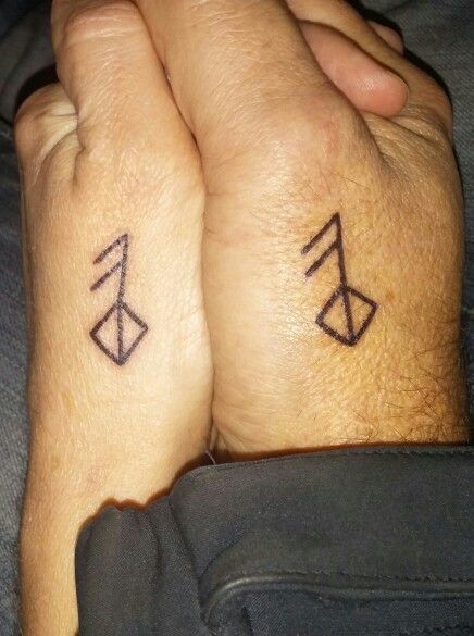 Viking/Rune symbol meaning love Rune Tattoos For Women, Viking Symbol For Love, Rune Tattoos, Tattoo Odin, Runes Tattoo, Viking Rune Tattoo, Viking Tattoo Symbol, Rune Viking, Wiccan Tattoos