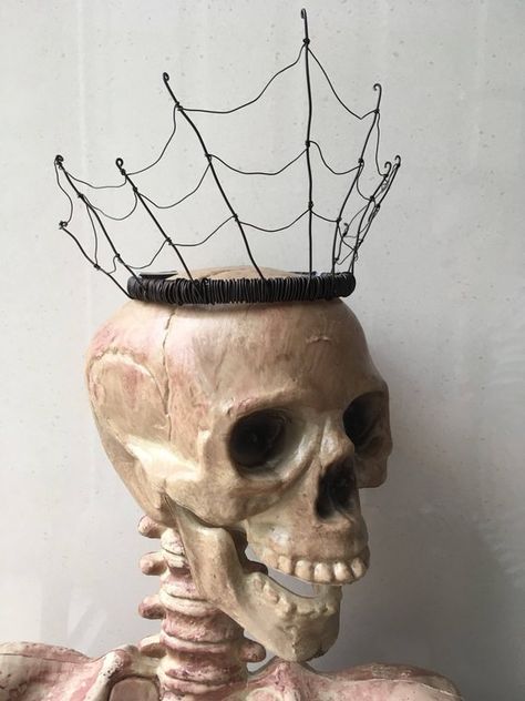 Gothic Crown, Spider Queen, Wedding Hairpiece, Halloween Spider Web, Black Spider, Costumes Ideas, Halloween Inspo, Witch Costume, Witch Halloween