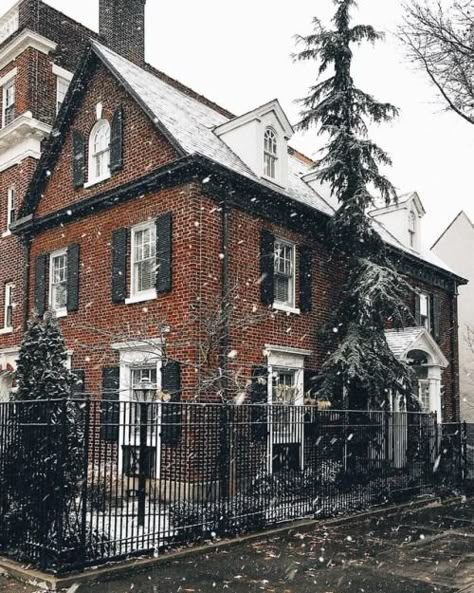 Beautiful old brick house with black trim! Old Brick House, Luxe Christmas, Melting Snow, Hot Cider, Red Brick House, Brick Exterior House, Old Bricks, Small Houses, Front Elevation