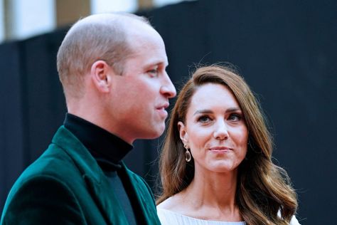 Tijdens de breuk van prins William en prinses Kate in 2007, werd Kate vaak gespot met ene Henry Ropner. Maar, wie was dit? Prins William, Van