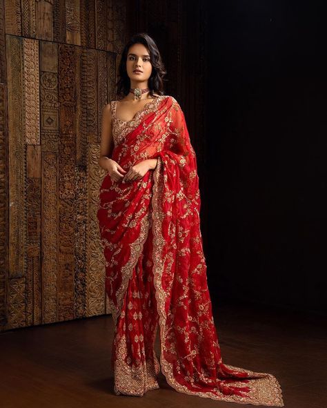 Shyamal & Bhumika on Instagram: “WEDDING COUTURE 2022 SHYAMAL & BHUMIKA . Outfit: @shyamalbhumika Model: @sehazmalhi Photographer: @eshaangirri Jewellery:…” Luxury Bollywood Style Red Saree, Luxury Bollywood Red Saree, Sabyasachi Sarees Red, Red Wedding Saree, Red Embroidered Bollywood Saree, Shyamal And Bhumika Lehenga, Red Saree Wedding, Best Indian Wedding Dresses, Wedding Couture