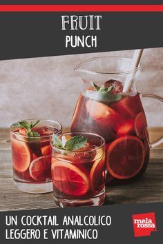 Il Fruit Punch è il cocktail analcolico che unisce la leggerezza dei cocktail light e i preziosi nutrienti della frutta. E’ un mix di succo d’ananas, spremuta di arancia, succo di limone, succo di melagrana oppure di mirtilli e, infine, ribes o fragole. Un mix coloratissimo e dal gusto ricco. #cocktail #drink #cocktails #drinks #drinkup #mixology #cocktailbar #love #food #aperitivo #music #party #friends #glass #fruit #punch #analcolico #estate Xmas Cocktails, Cocktail Drink, Glass Fruit, Summer Eating, Music Party, Fruit Punch, Flavored Water, Refreshing Cocktails, Cocktail Drinks