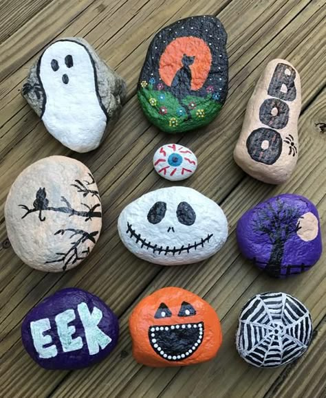 Ladybug Garden, Fall Rock, Halloween Fest, Halloween Rocks, Painted Rocks Kids, Painted Rocks Diy, Rock Painting Ideas Easy, Holiday Painting, Rock Painting Patterns