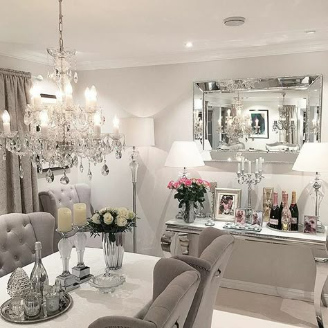 ♡M o n i q u e.M Gray And White Kitchen And Living Room, Bling Dining Table, Grey And White Dining Room Ideas, Dinning Room Lamp, Silver Dining Room Decor, White And Grey Dining Room, Grey And Silver Living Room, White And Silver Home Decor, Grey And White Dining Room