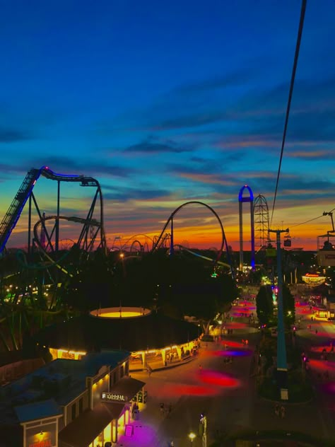 Cedar Point Wallpaper, Cedar Point Aesthetic, Coaster Aesthetic, Cedar Point Ohio, Nice Scenery, Best Roller Coasters, Cedar Point Amusement Park, Canadas Wonderland, Planet Coaster