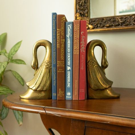 Vintage Brass Swan Bookends😍🦢 Now available in my shop! www.thriftymommaharding.com . . . . #FaithBasedLiving #VintageHomeDecor #DIYHomeProjects #OldFashionedLiving #SimpleLiving #VintageHomestead #BudgetFriendlyDIY #HomemakingTraditions #VintagehomeInspiration #vintageforsale Swan Bookends, Cottage Core Home Decor, Cottage Core Home, Swan Decor, Brass Swan, Vintage Bookends, Brass Decor, Vintage Love, Simple Living