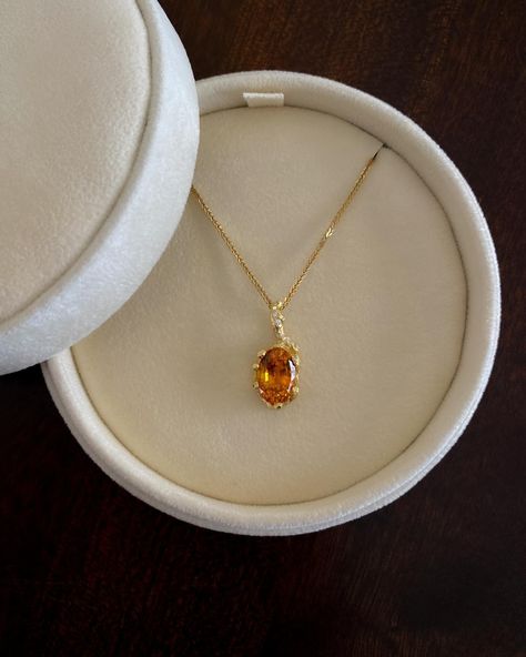 ENCHANTED FOREST PENDANT 🧡 One-of-a-kind bespoke order with a mesmerizing 5.78ct orange sapphire, Top Wesselton diamonds and 18 karat gold ___ #finejewelry #bespokejewelry #goldpendant #handmadejewelry #orangesapphire #oneofakind #18ktgold #diamondpendant Orange Sapphire, Enchanted Forest, Diamond Pendant, Gold Pendant, Enchanted, Bespoke, Sapphire, Handmade Jewelry, Fine Jewelry