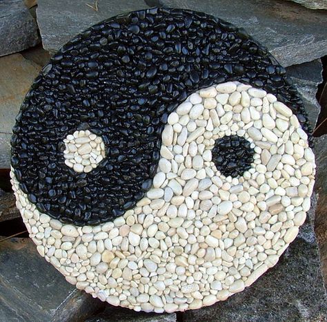 Something I did in between working on Titus for the mosaic challenge. Black and White stones on board. 12" circle. Feng Shui Symbols, Yin Yang Art, Zen Garden Design, Pebble Mosaic, Rock Garden Landscaping, Earth Elements, Mosaic Garden, Mosaic Projects, Mosaic Designs