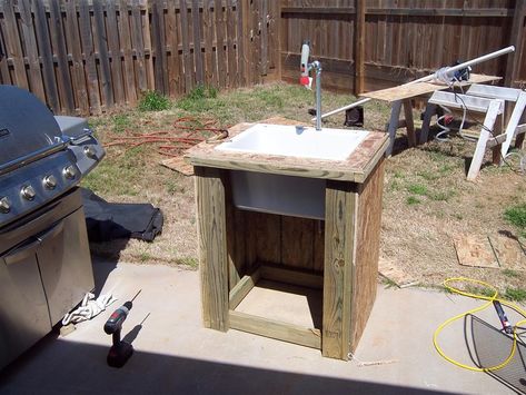 Build A Outdoor Sink! - Home Brew Forums Outside Sink Ideas, Washing Veggies, Outside Sink, Outdoor Sink, Garden Sink, Outdoor Sinks, Sink Ideas, Potting Bench, Casa Exterior