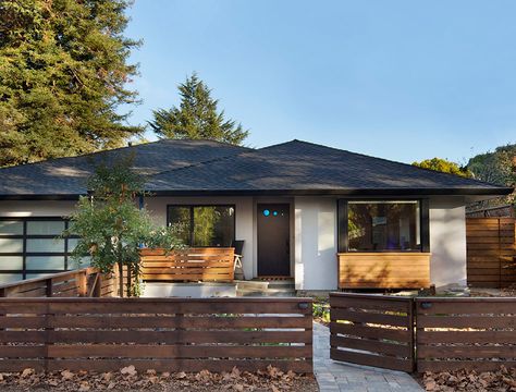 Mid Century Ranch Exterior, Mid Century Modern House Exterior, Beach Fence, Mid Century Bungalow, Mid Century Modern Ranch, Exterior Entrance, Remodel House, Mid Century Modern Exterior, Mid Century Exterior