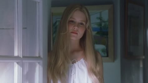 via oddfilmstills on tumblr Blonde Hair Dark Eyes, Alison Lohman, White Oleander, Dark Hair, Blonde Hair, Strapless Top, Hair Color, Blonde, Long Hair Styles