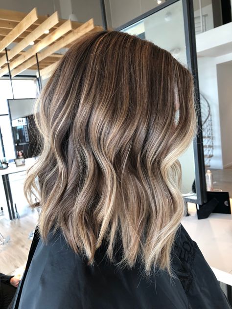 Brunette Hair With Blonde Highlights Short Length, Beach Blonde Brunette, Melireba Ombre, Lots Of Babylights, Short Hair With Baylage, Brown Foils In Blonde Hair, Bronde Balyage Short Hair, Blonde Balayage On Dark Hair Medium, Opposite Balayage