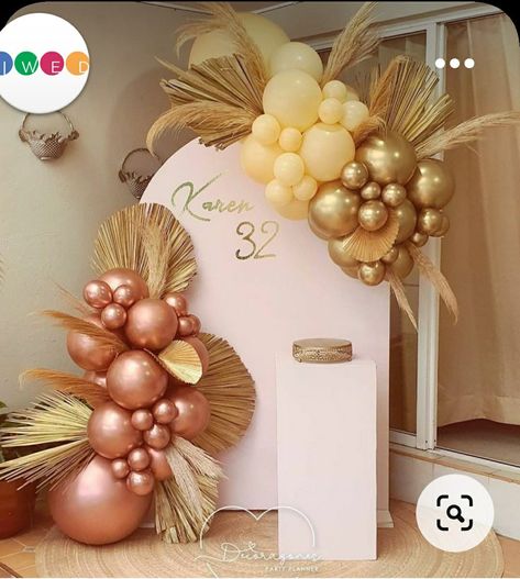 Pampas Birthday Decor, Gold Stage Decor, Women Birthday Party Ideas Decorations, Palm Leaf Decor, Party Chair, 40th Birthday Decorations, Birthday Party Theme Decorations, Birthday Balloon Decorations, Home Decor Vintage