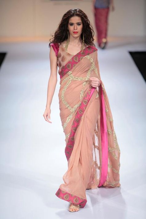 . Saree Colours, Saree Fashion, Sari Blouse Designs, Saree Design, Biryani Recipe, Lakme Fashion Week, Indian Saree, Stylish Sarees, Indian Attire