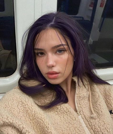 Zoe Nightshade Face Claim, Carty Caruso, Bambi Aesthetic, Eyebrows Shape, Short Grunge Hair, Makeup Tip, Hair Streaks, Hair Color Purple, Dye My Hair