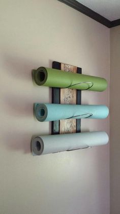 30 Meditation Room Ideas to Inspire Your Search for Inner Peace Workout Meditation Room, Meditation Closet, Boho Yoga Room, Wellbeing Room, Tranquility Room, Office Meditation Room, Home Meditation Space, Meditation Alter, Pole Room