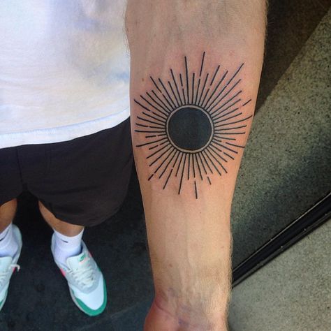 Sunlight Tattoo Designs, Sun Eclipse Tattoo, Spiral Elbow Tattoo, Small Cover Up Tattoo Ideas, Sun Symbol Tattoo, Sun Tattoo Men, Solar Eclipse Tattoo, Tattoo Lines, Eclipse Tattoo