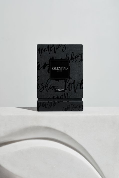 Luxury Perfume Packaging, Black Perfume, Limited Edition Packaging, Fragrance Packaging, Modern Packaging, Black Packaging, Perfume Packaging, Box Packaging Design, Bottle Packaging