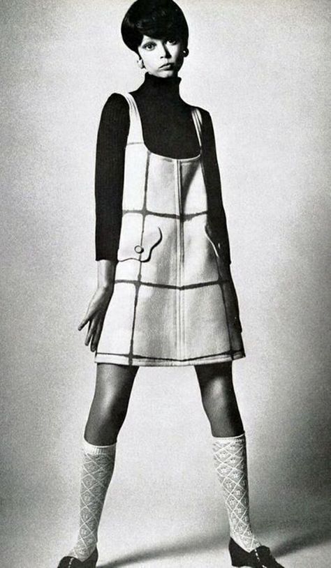 Pattie Boyd was the face of the '60s. Her blonde hair, deep bangs, long legs, and perfect pout got her on magazine covers and snared her a b... 60s Mod Fashion, 60’s Fashion, Pattie Boyd, 1960 Fashion, 60s 70s Fashion, 60s And 70s Fashion, Fashion 1960s, Swinging Sixties, Sixties Fashion