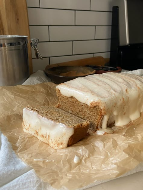 Chai Loaf Cake, Gluten Free Loaf Cake, Chai Loaf, Fall Breads, Dairy Free Dessert Recipes Easy, Fall Bread Recipes, Fall Eats, Bakery Treats, Bread Sweet