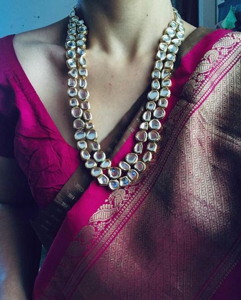 Pinterest • @KrutiChevli •  For order whatsapp 9512533022 #kundan #saree #jewellery #indianjewellery #longnecklace #weddingjewellery #kundannecklace Kundan Jewellery With Saree, Saree With Kundan Jewellery, Saree Jewellery Style, Saree Jewellery Necklaces, Necklace For Saree, Saree Necklace, Sabyasachi Jewelry, Jewelry Traditional, Jewelry Kundan